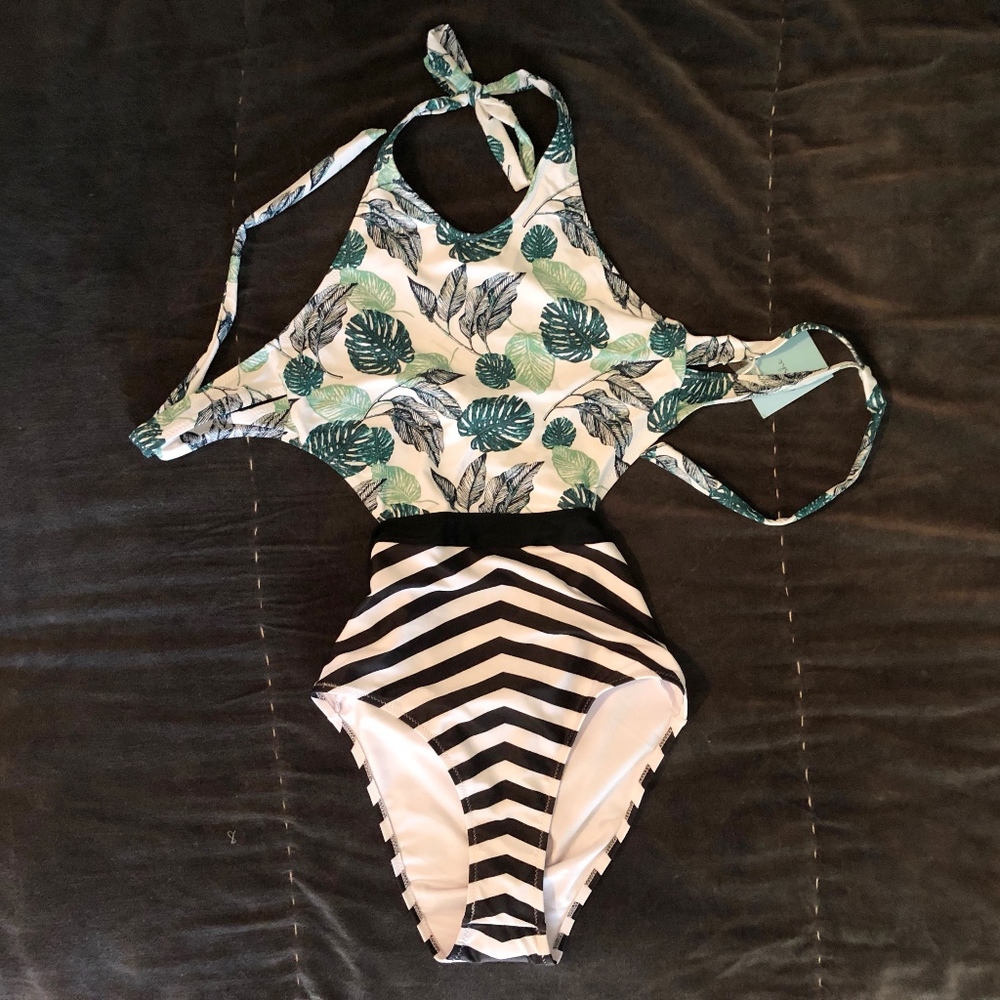 Cupshe One Piece Swimsuit with cut out sides